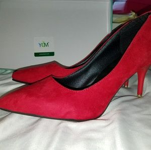 Red Pumps w/Red Bottom NWT'S